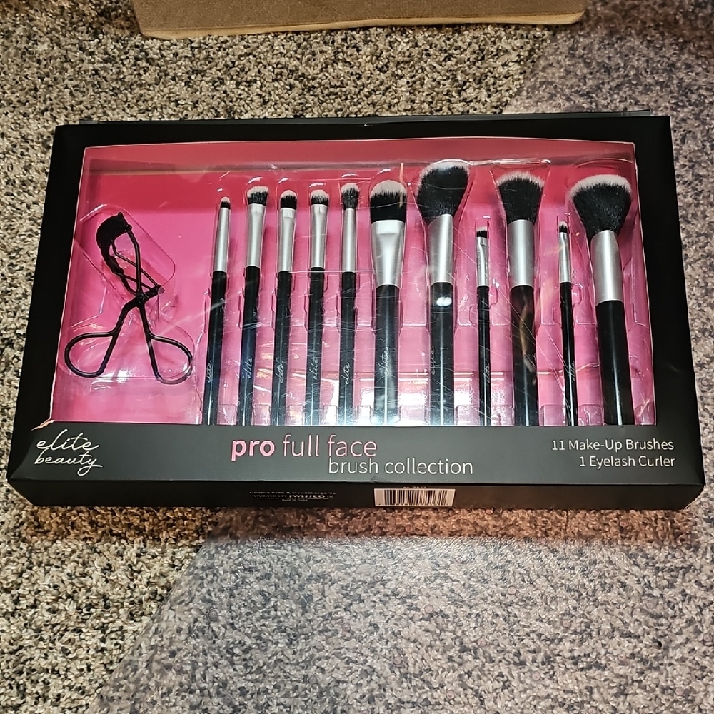 Pro Full Face Brush Collection - Black and Silver